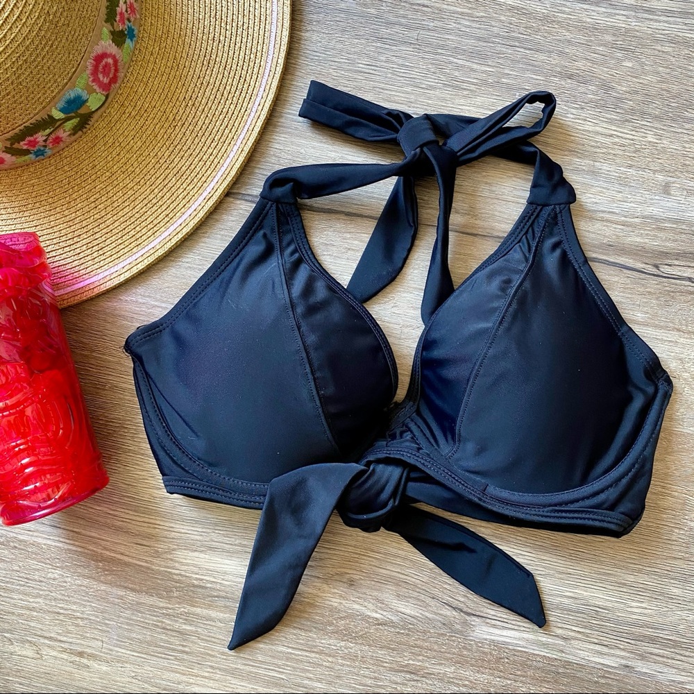 Women’s underwire halter bikini top